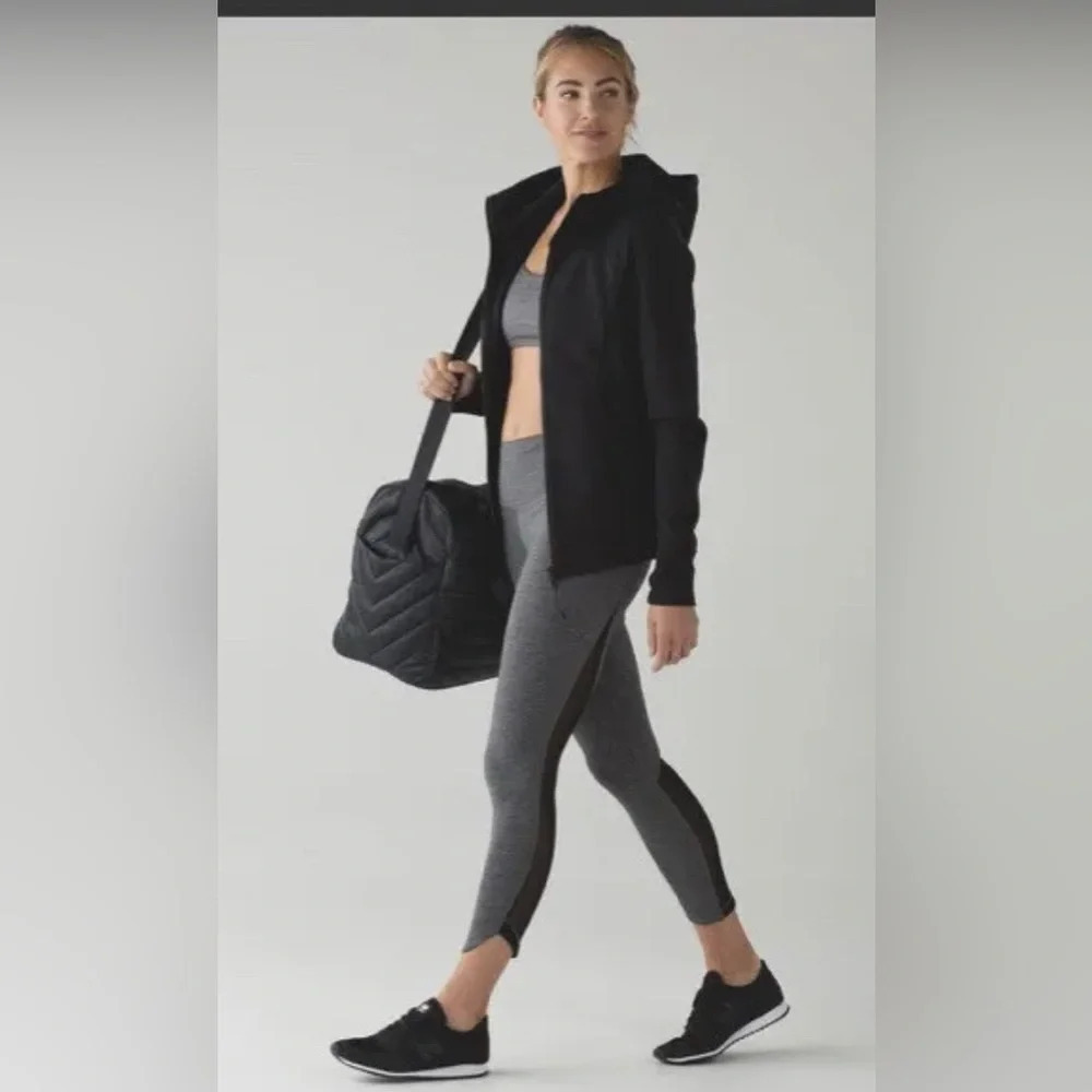 Lululemon Heathered Gray Black Mesh Detail 7/8 Run Around Tights Sz 2